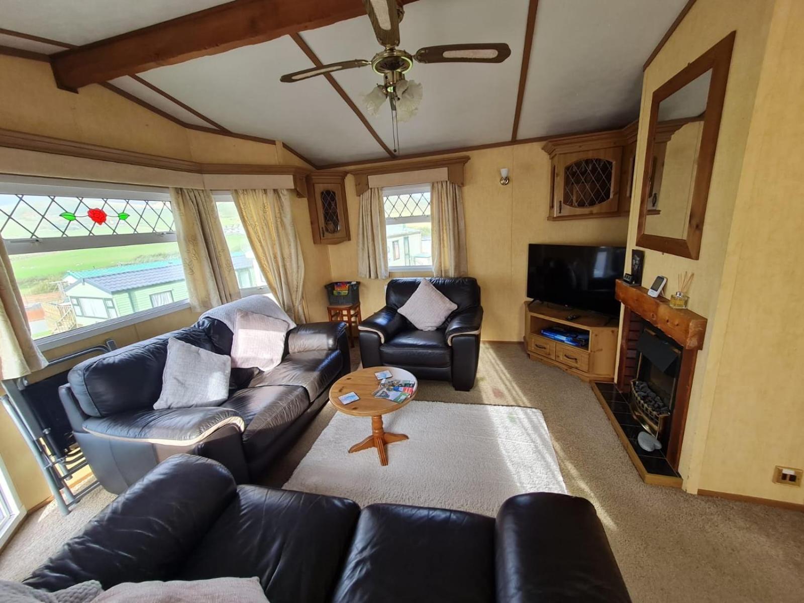 Spacious Luxury Escape With Sea Views And Pet Friendly At Clarach Bay Aberystwyth Exteriér fotografie