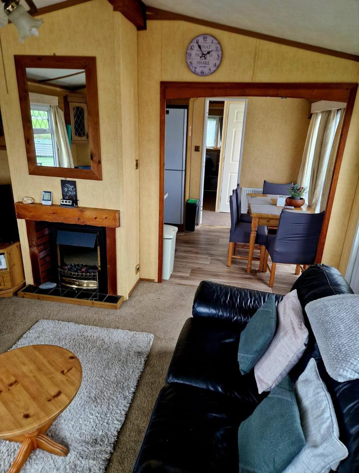 Spacious Luxury Escape With Sea Views And Pet Friendly At Clarach Bay Aberystwyth Exteriér fotografie